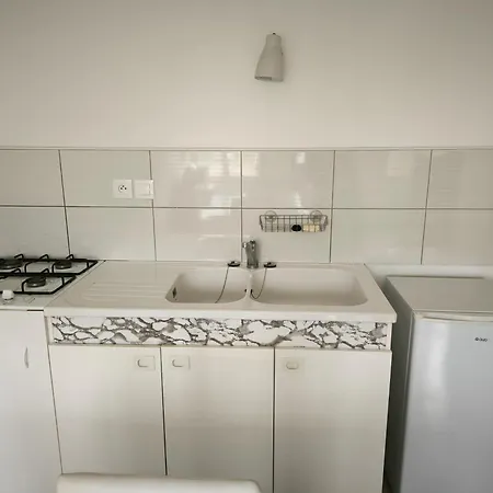Rez-de-chaussee Calme Apartment Neuilly-l'Eveque