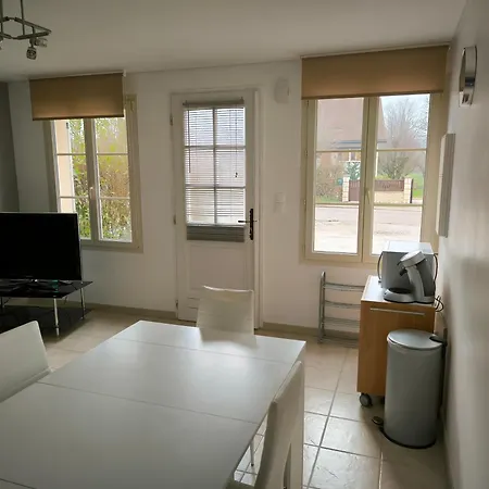 Rez-de-chaussee Calme * Neuilly-l'Eveque