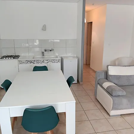 Rez-de-chaussee Calme דירה *