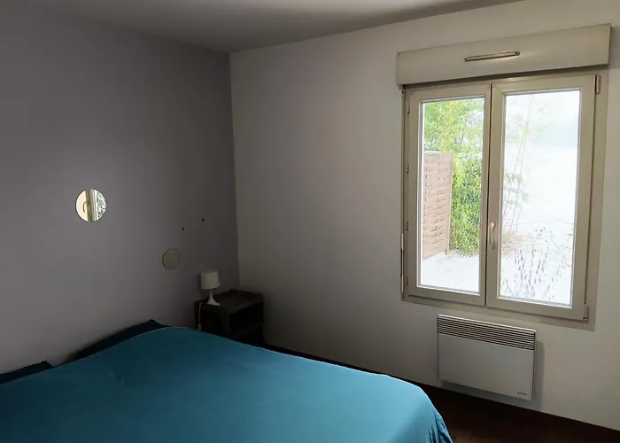 Rez-de-chaussee Calme דירה